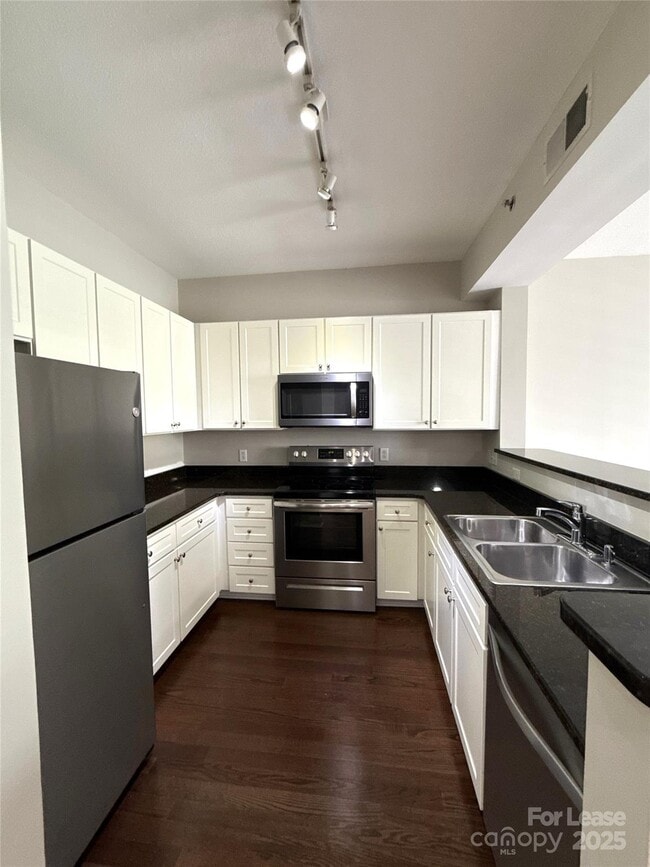 Photo - 1315 East Blvd Unidad 407