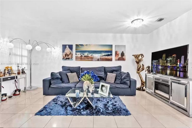 Photo - 3709 NE 4th St