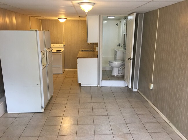 Photo - 8 Dobbs St Unit A