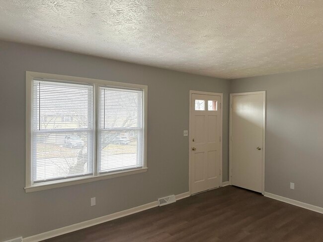 Photo - 1186 Merewood Dr