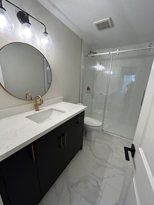 Photo - 605 SWEETBAY Cres