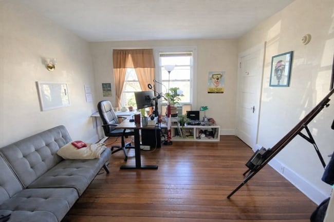 Building Photo - 215 Center St Unit 215