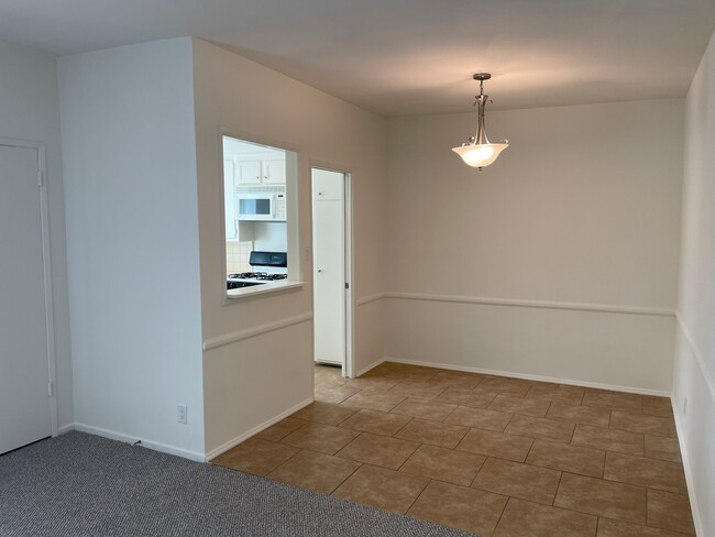 Photo - 1122 S Clark Dr Unidad 6