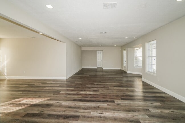 Photo - 5100 Goose Creek Dr