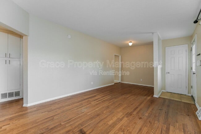 Photo - 701 S Simms St