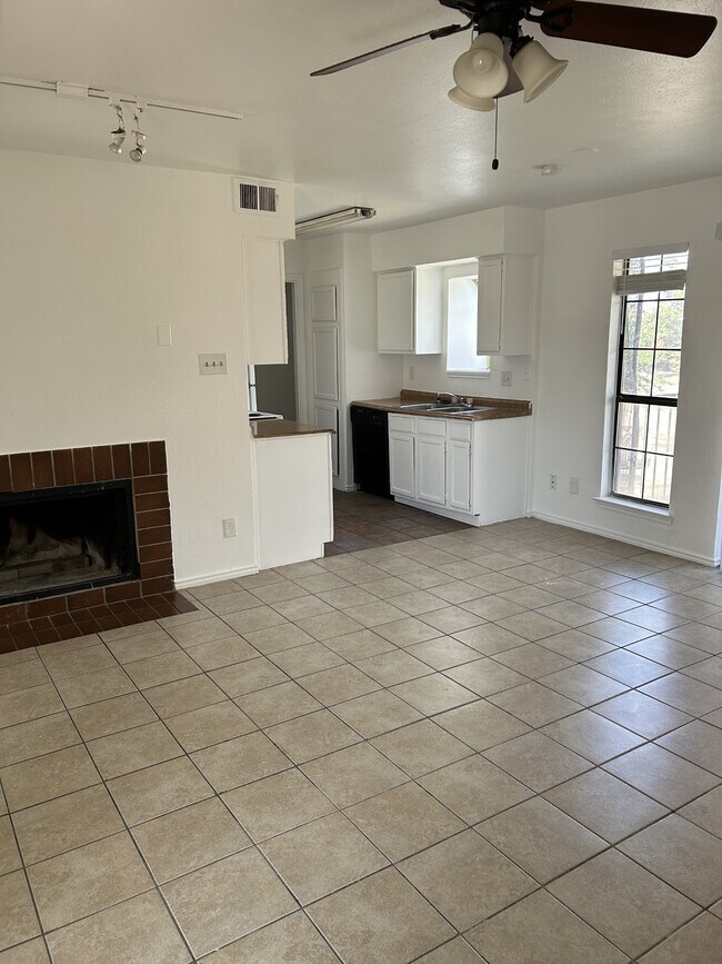 Building Photo - 5801 Lake Hubbard Pkwy