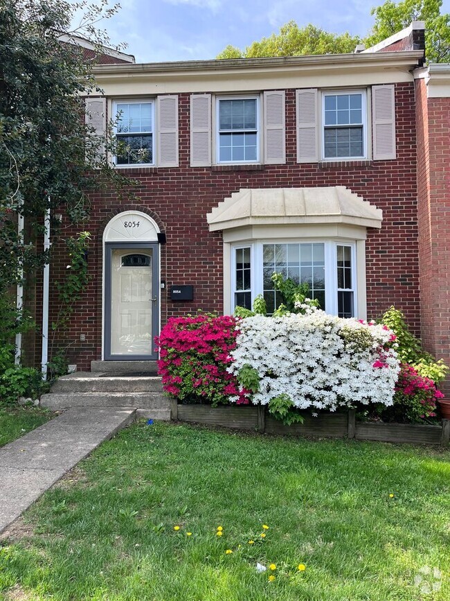 Building Photo - Updated Townhouse In Saratoga