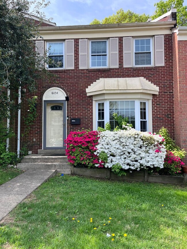 Updated Townhouse In Saratoga - Updated Townhouse In Saratoga