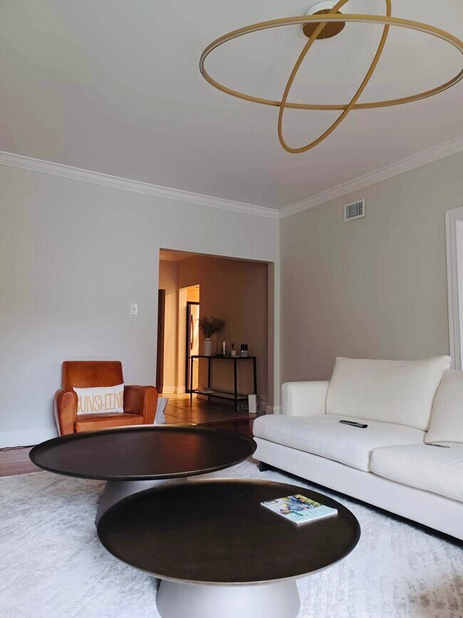 Photo - 5811 N Winthrop Ave Unidad 1