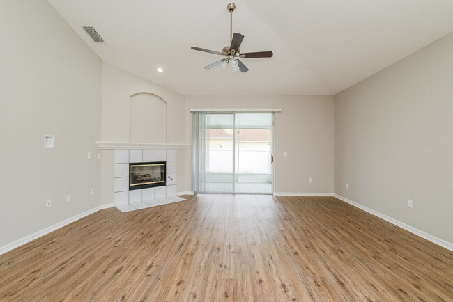 Photo - 1046 Crimson Clover Ln