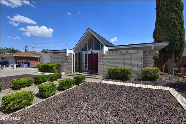 Photo - 8400 Parkland Dr