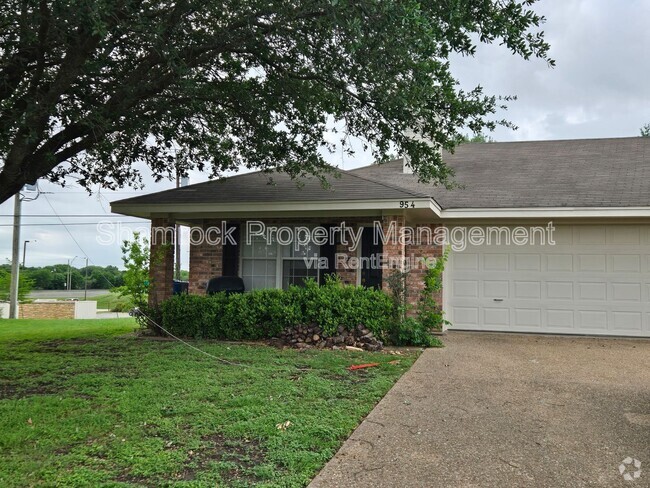 Building Photo - 954 Parkview Cir Rental