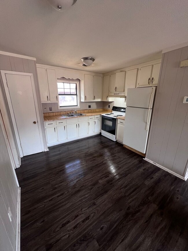 110 Stanley Ave Unit 1