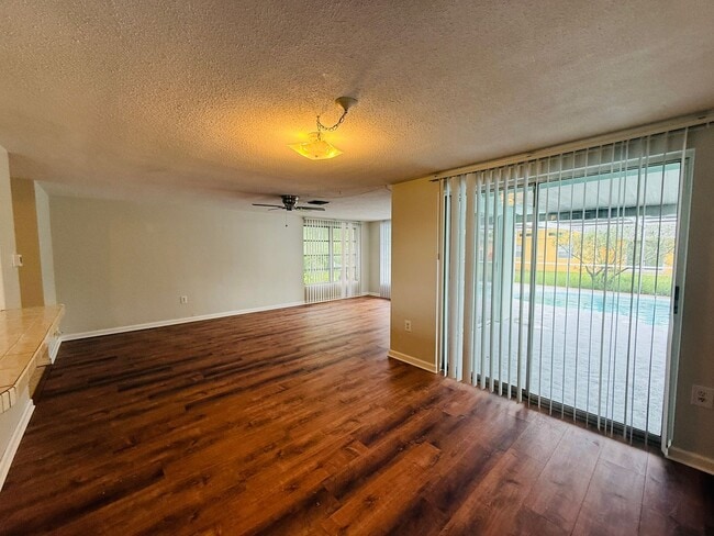 Photo - 7910 Lilac Dr