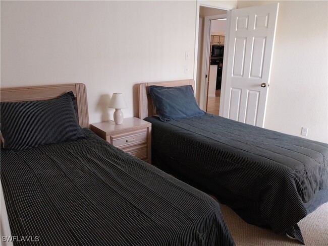 Building Photo - 449 Dundee Ct