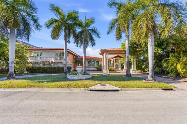 1249 Biscaya Dr