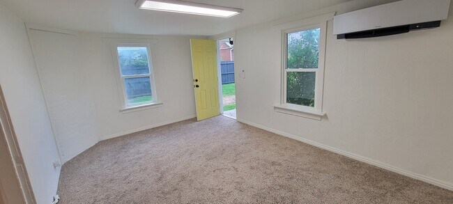 Photo - 259 E Coatsville Ave