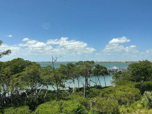Photo - Annual Waterfront Unfurnished Rental Unit ...