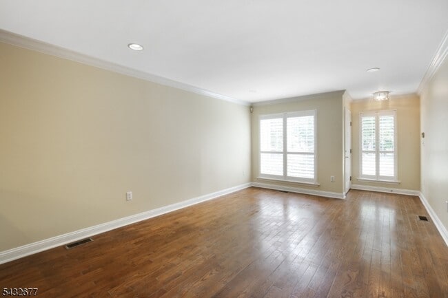 Photo - 8 Hopkinson Ct