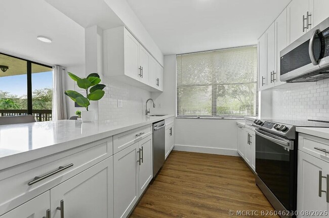 Photo - 955 Egret Cir Unit 211