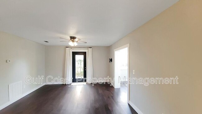 Photo - 904 17th Ave W