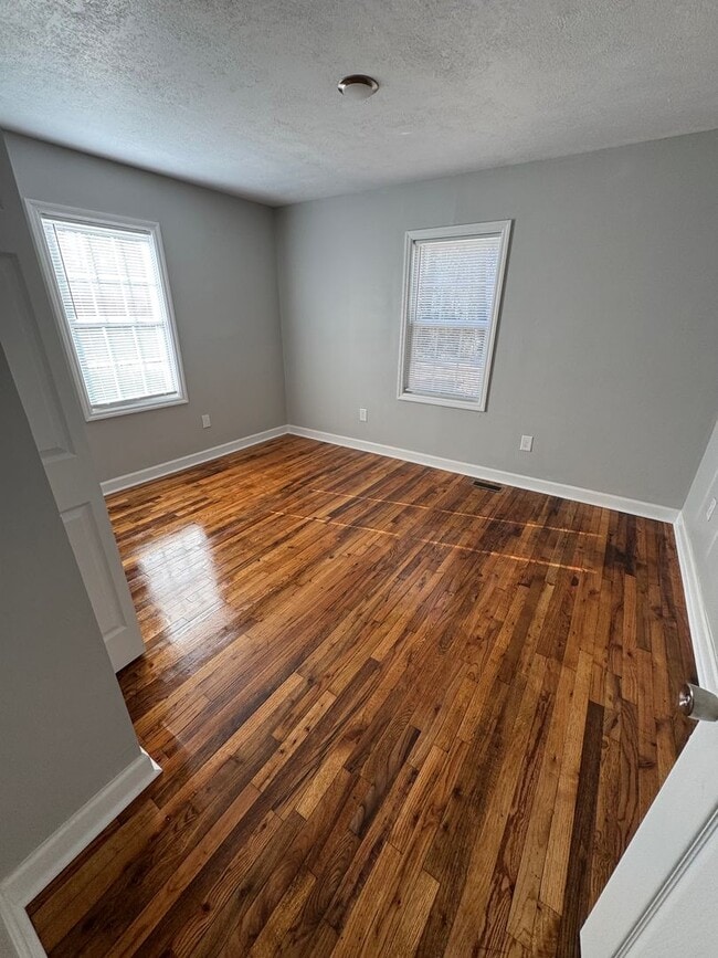 Photo - Completely renovated 2 bedroom  cabin