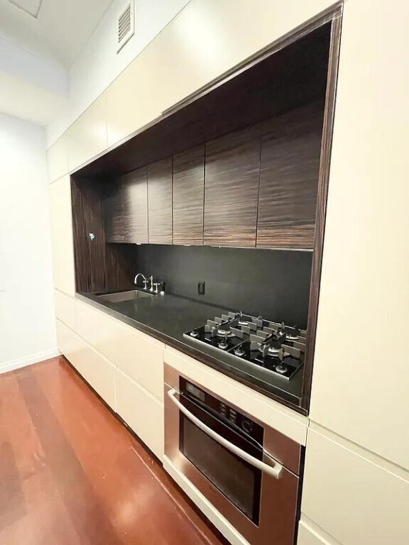 Photo - 55 Wall St Unit 922