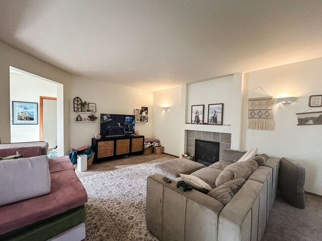 Photo - 3BD 2.5BA in LSSD