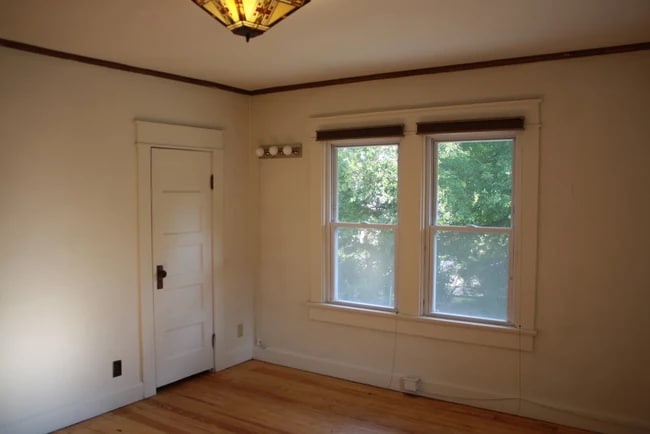 Photo - 1004 E 2nd St