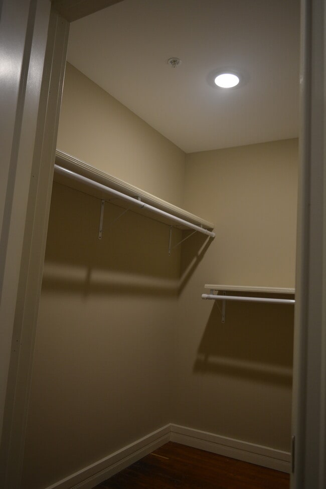 Walk-in closet - 1323 Eutaw Pl Unit 1 - Lafayette