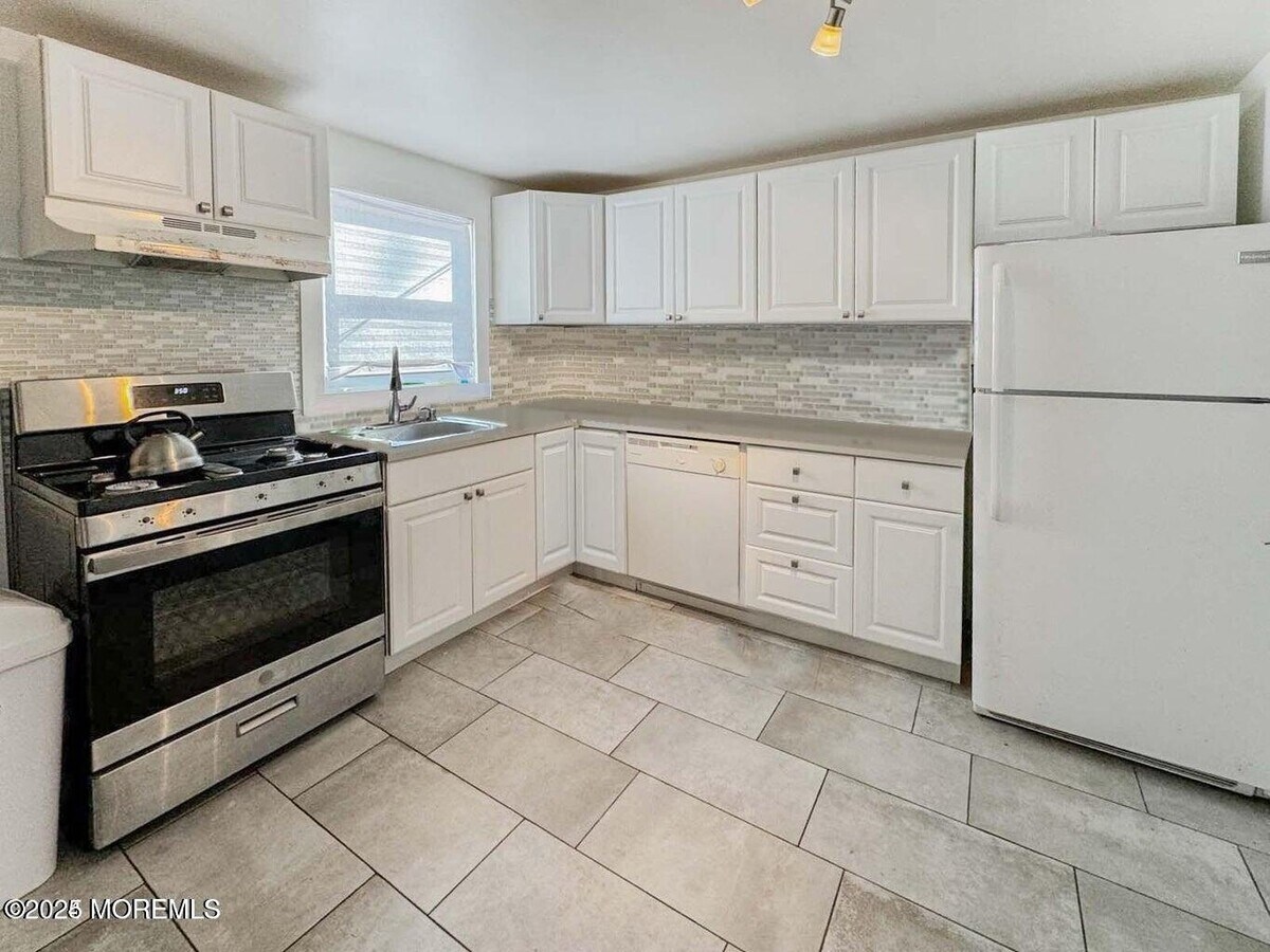 Photo - 92 Poplar Ave