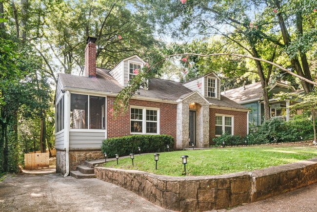 Photo - 919 Gilbert St SE