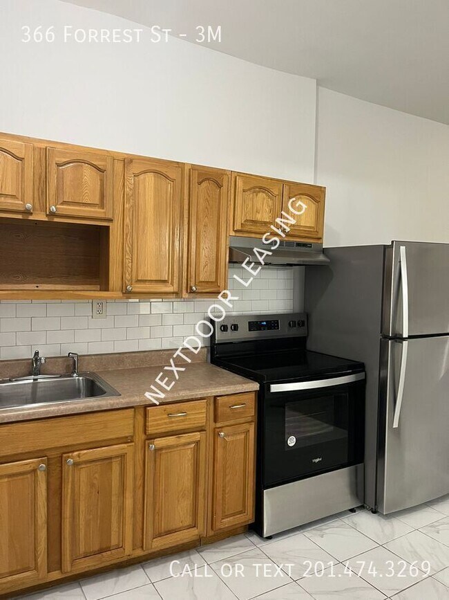 Photo - 366 Forrest St Unidad 3M