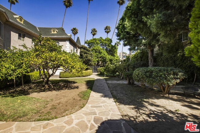 Photo - 1147 Westmoreland Ave Unidad 2