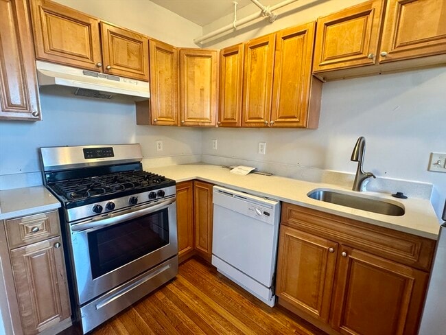Building Photo - 1615 Commonwealth Ave Unit 30