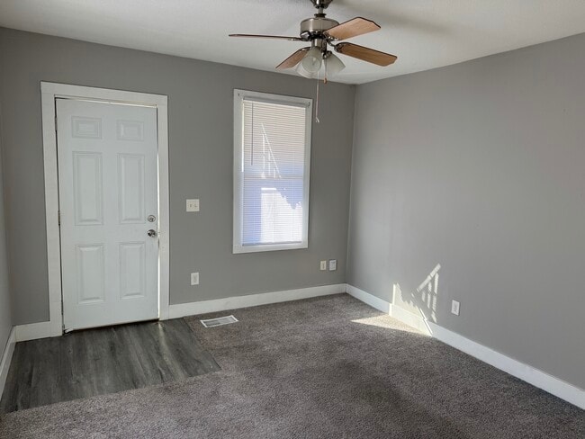 Photo - 1208 W 5th St