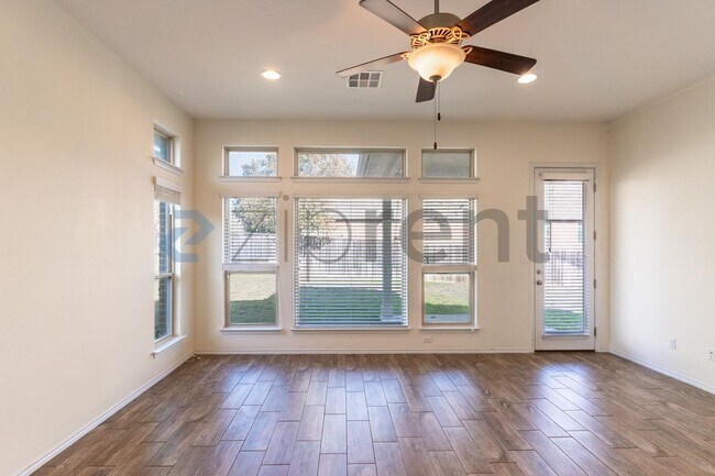 Photo - 101 Arctic Cir