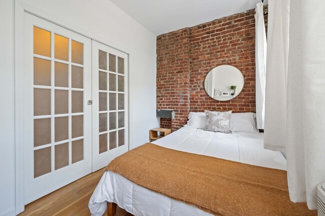 Photo - 416 W 49th St Unit ID1261202P