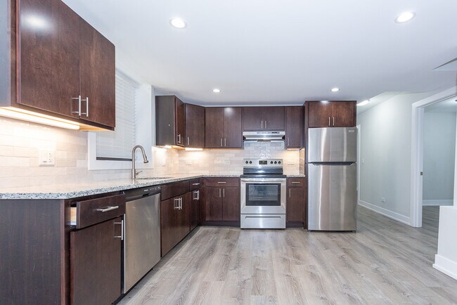 Photo - 923 Crain St Unit 6H