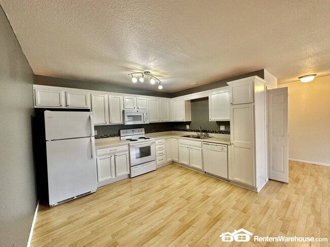 Photo - 1250 SE Village View Ln