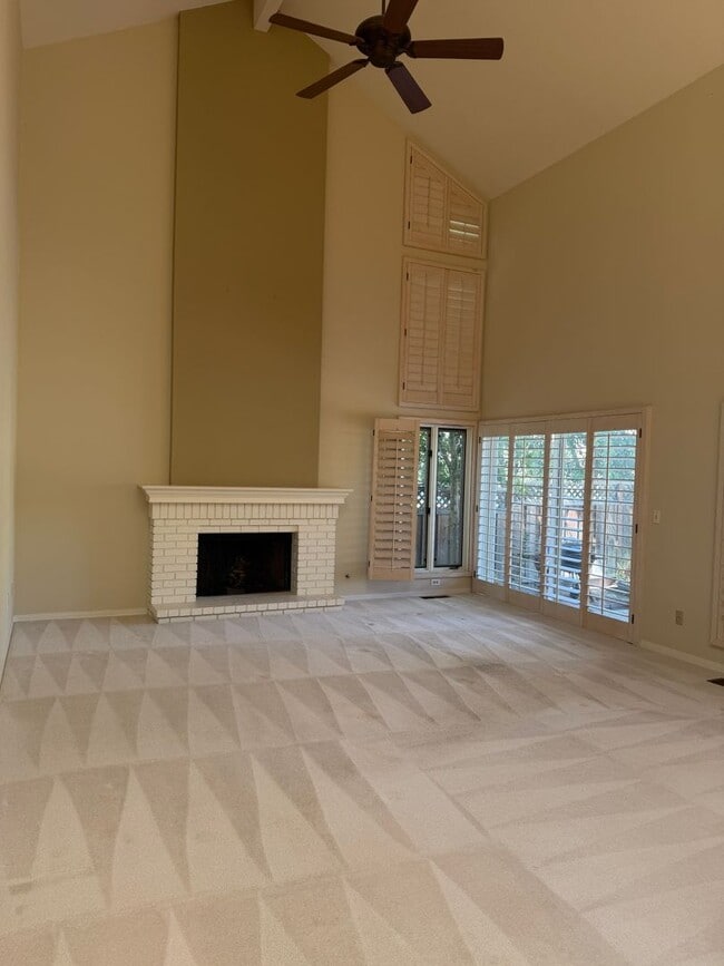 Photo - 742 Liquidamber Pl