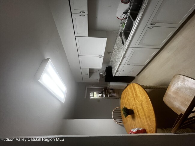 Photo - 52 Renwick St