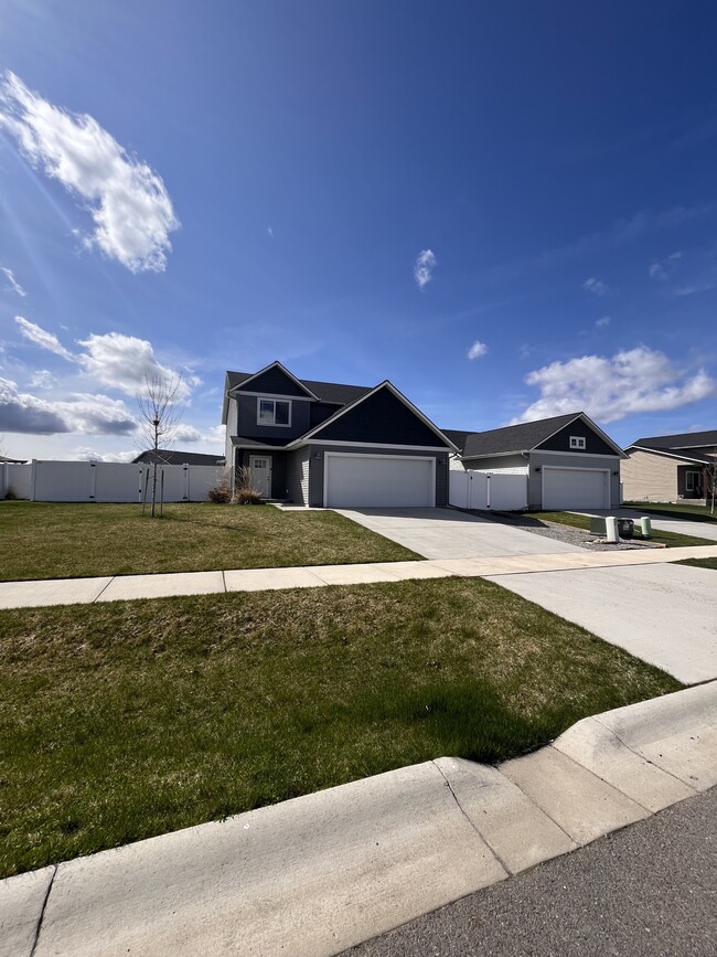 Building Photo - 5852 W Irish Dr Rental