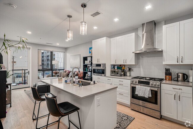 Building Photo - Coming Soon: One-Bedroom, One-Bath Condo i... Unit 409
