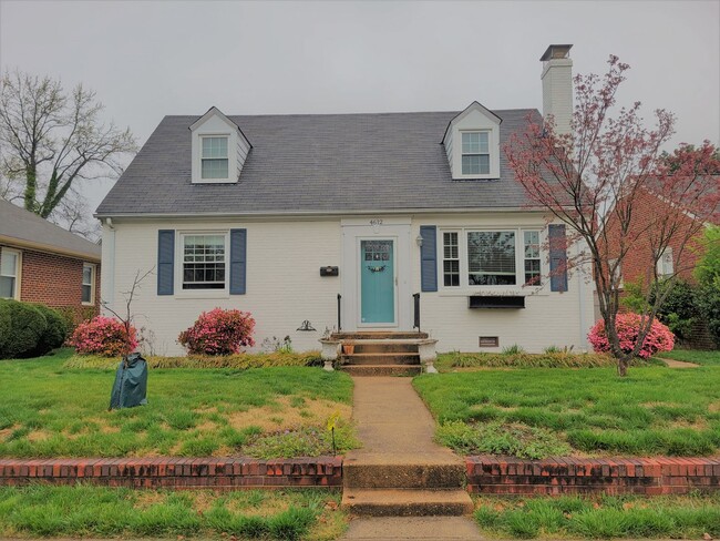Building Photo - Remodeled 4 bedroom 2 full brick bath cape... Rental