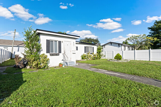 Building Photo - 401 NW 16th Ave Unit S Rental