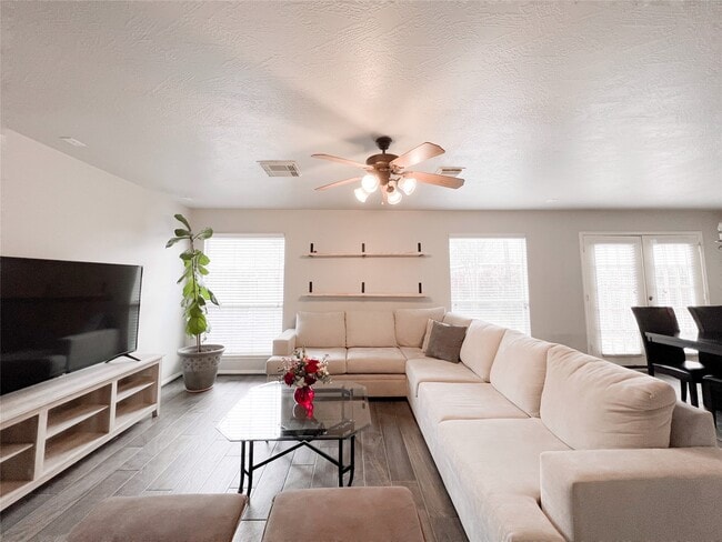 Photo - 10838 Waterfern Ct