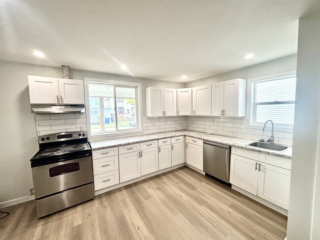 Photo - 189 Raleigh St Unit LOWER