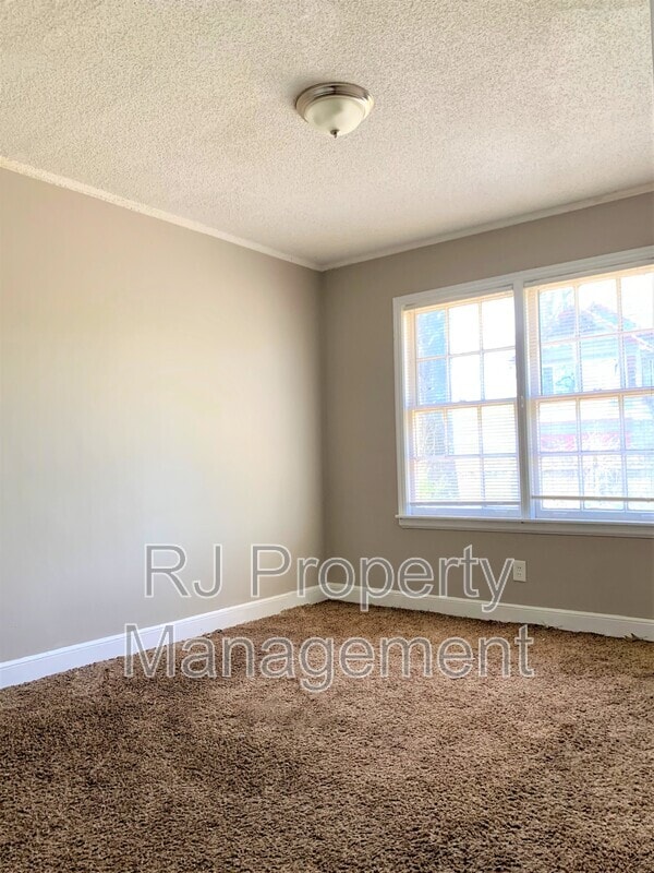 Photo - 673 S Greer St