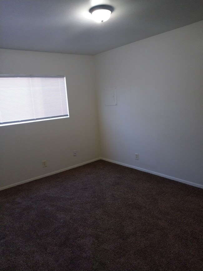 Photo - 2408 Chelwood Park Blvd NE